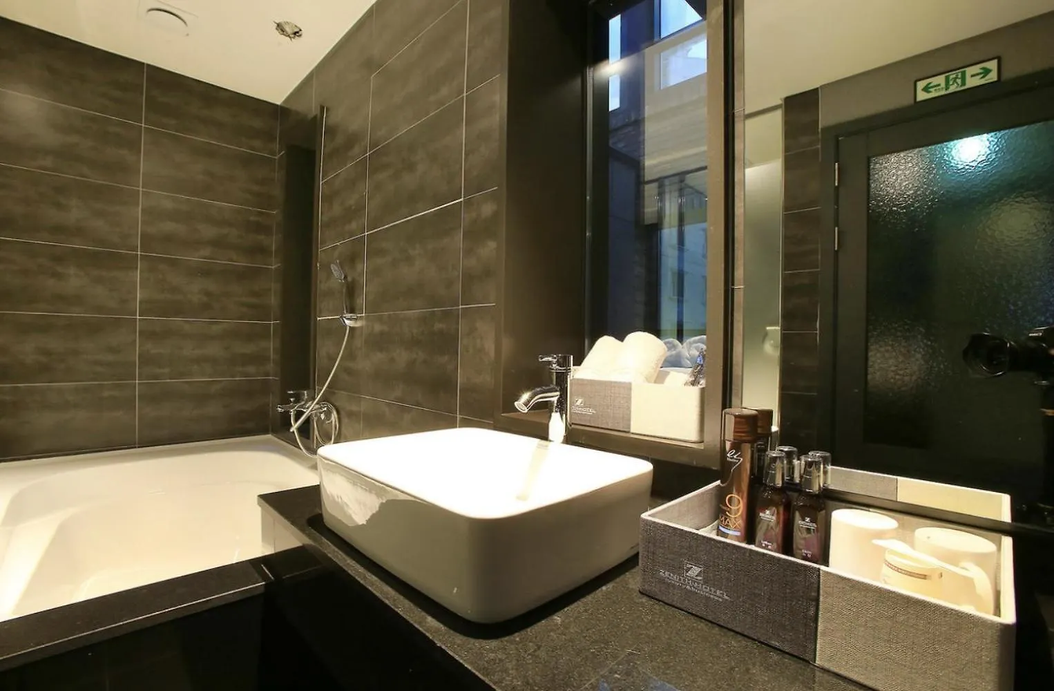 Zenith Hotel Bupyeong Incheon 0*,  Korsel